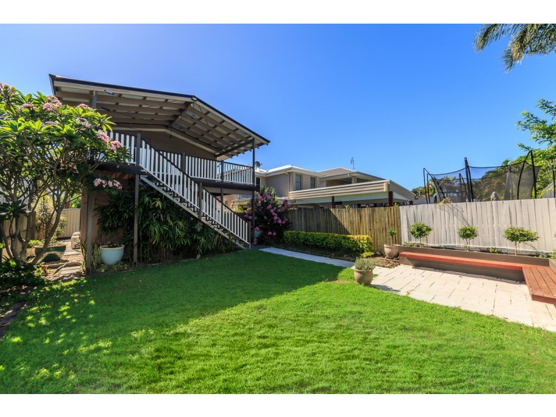 15 Sydney Street, Labrador QLD 4215