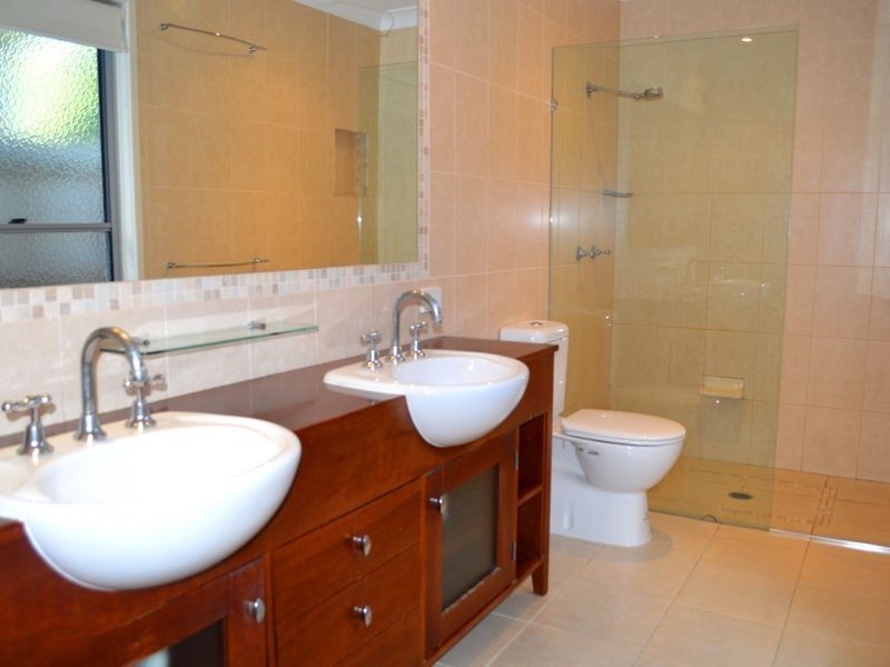 16 Skiff Street, Southport QLD 4215