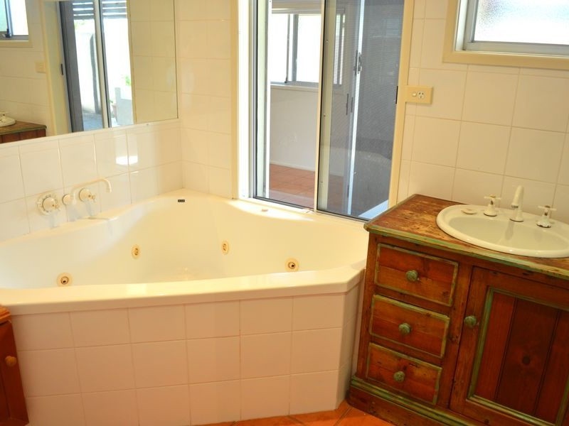 16 Skiff Street, Southport QLD 4215