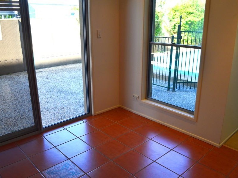 16 Skiff Street, Southport QLD 4215