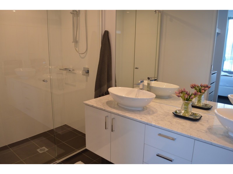 2510/5 Harbourside Court, Biggera Waters QLD 4216
