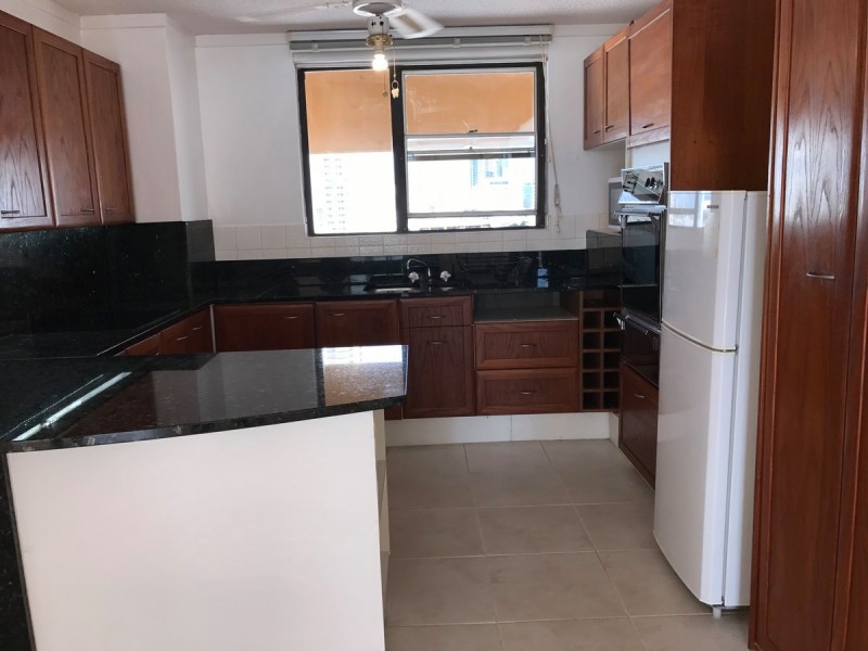 33/72 Marine Parade, Southport QLD 4215