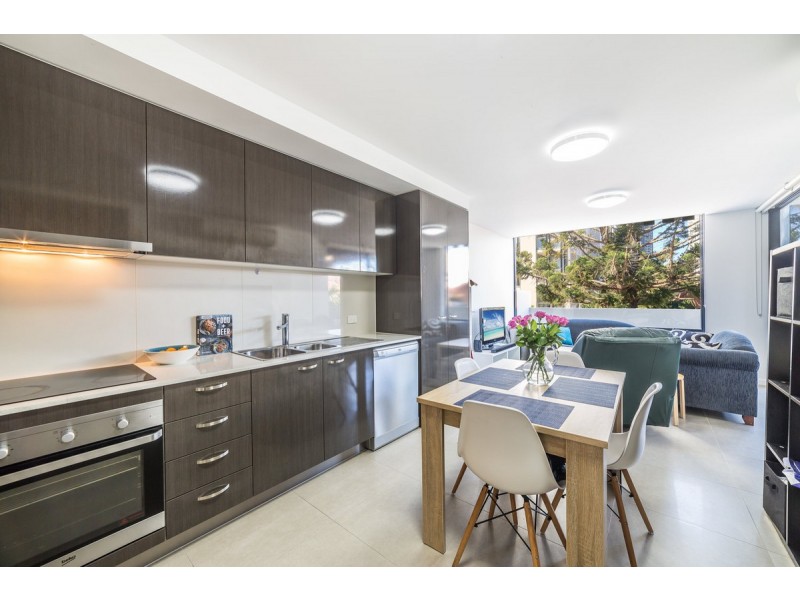 5/43 Lenneberg Street, Southport QLD 4215