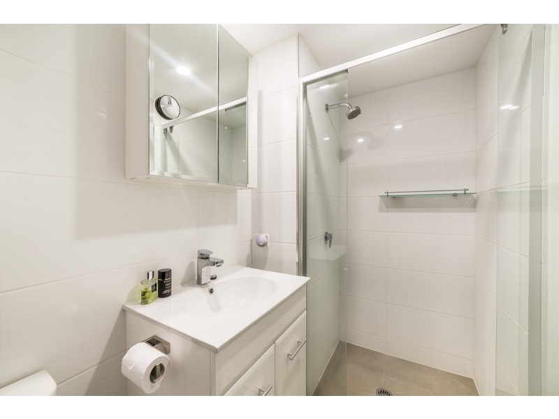 5/43 Lenneberg Street, Southport QLD 4215