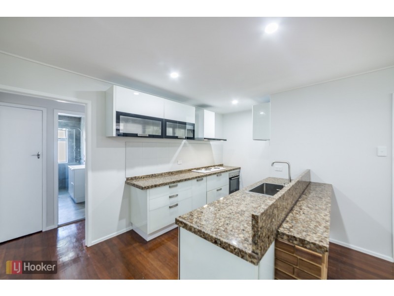 4/107A Frank Street, Labrador QLD 4215