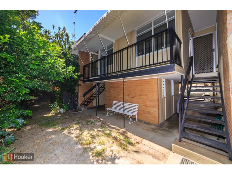 4/107A Frank Street, Labrador QLD 4215