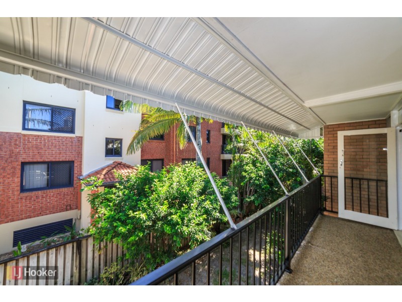 4/107A Frank Street, Labrador QLD 4215
