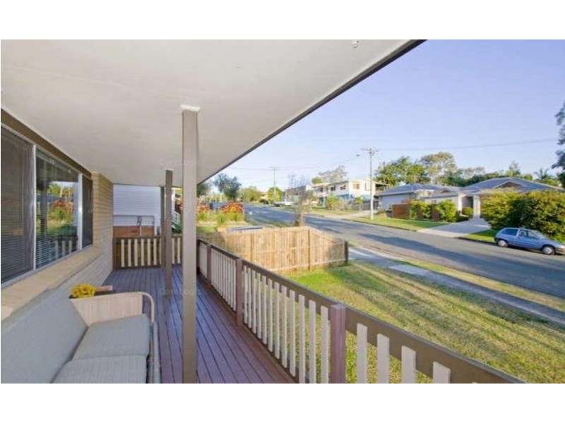 33 Kuranga Avenue, Southport QLD 4215