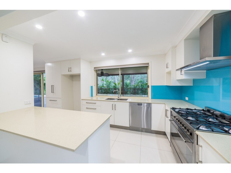 5 Callaway Court, Arundel QLD 4214