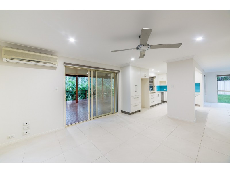 5 Callaway Court, Arundel QLD 4214