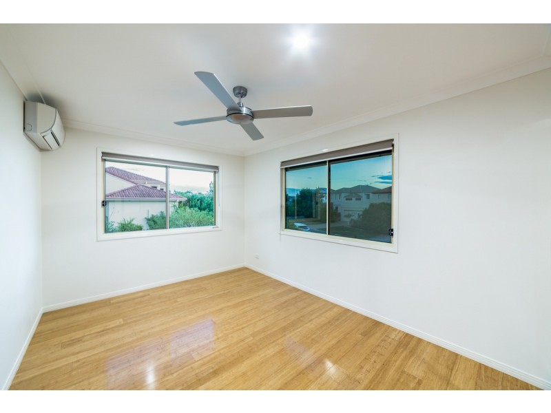 5 Callaway Court, Arundel QLD 4214