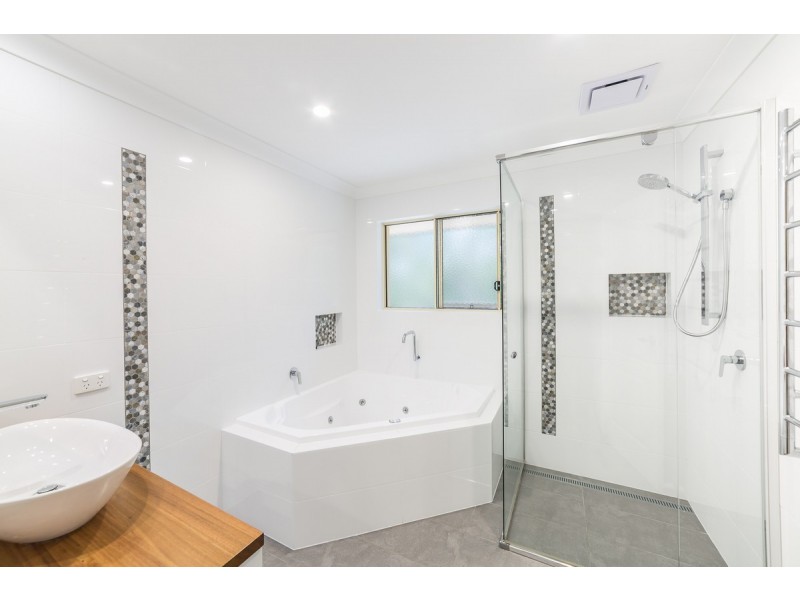 5 Callaway Court, Arundel QLD 4214