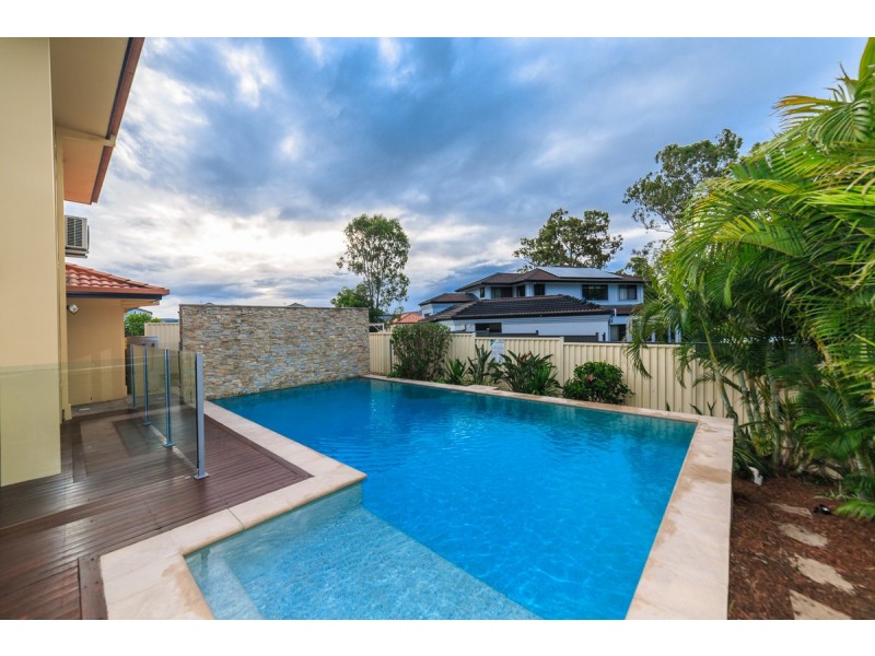 5 Callaway Court, Arundel QLD 4214