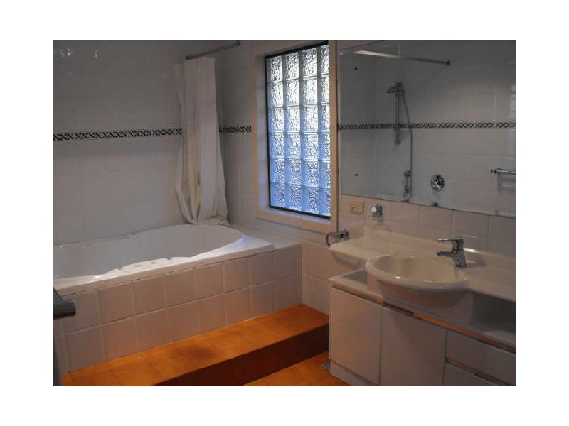 36 Pinkwood Avenue, Ashmore QLD 4214