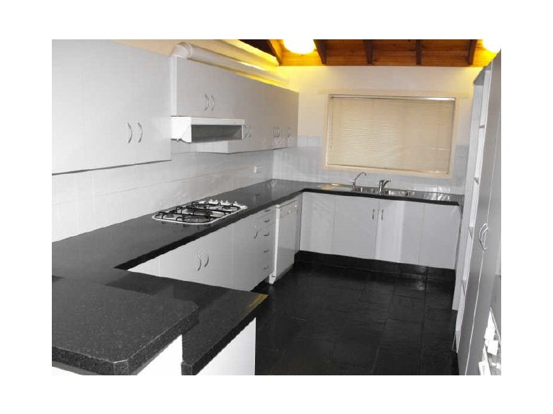 36 Pinkwood Avenue, Ashmore QLD 4214