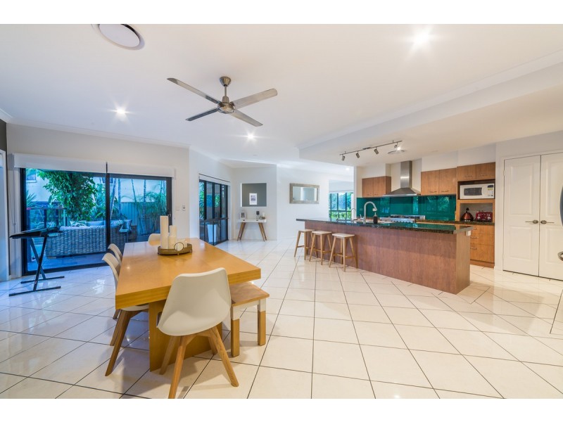 24 Golden Bear Drive, Arundel QLD 4214