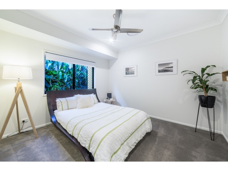 24 Golden Bear Drive, Arundel QLD 4214