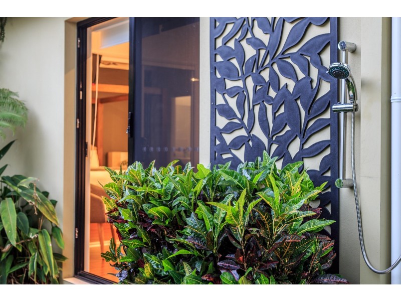 24 Golden Bear Drive, Arundel QLD 4214