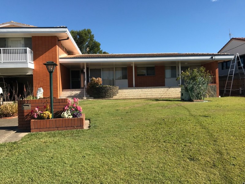 37 Mole Avenue, Southport QLD 4215