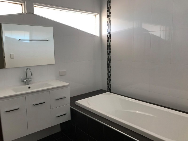 37 Mole Avenue, Southport QLD 4215