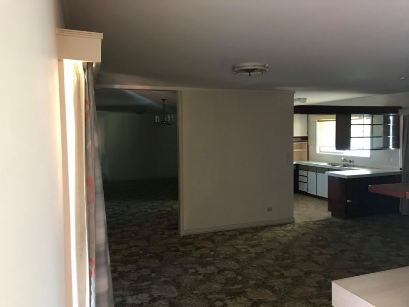 37 Mole Avenue, Southport QLD 4215