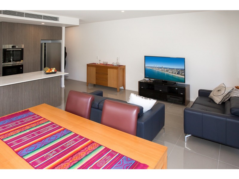 102/5 Chester Terrace, Southport QLD 4215