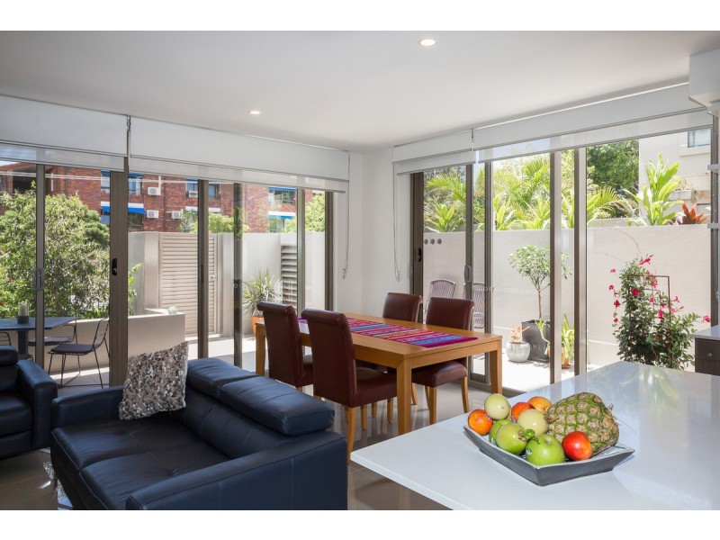 102/5 Chester Terrace, Southport QLD 4215