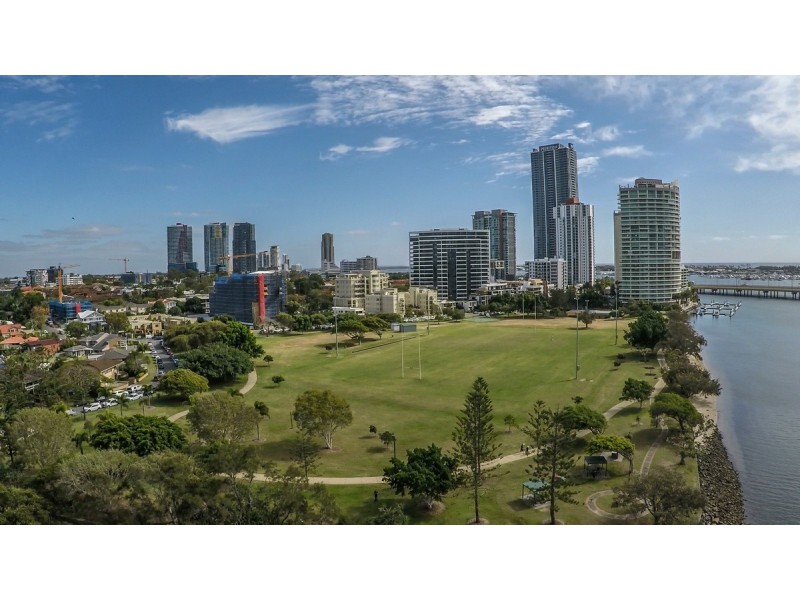 102/5 Chester Terrace, Southport QLD 4215