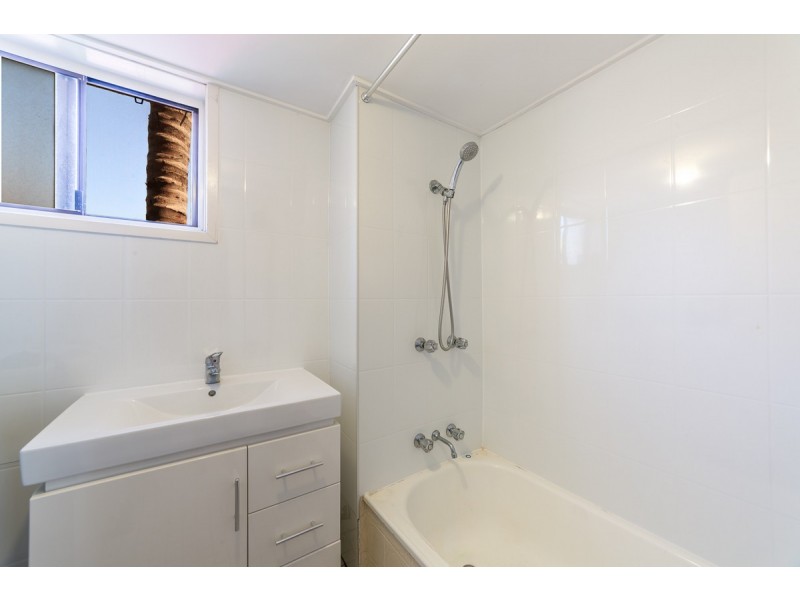 7/28 Hunter Avenue, Labrador QLD 4215