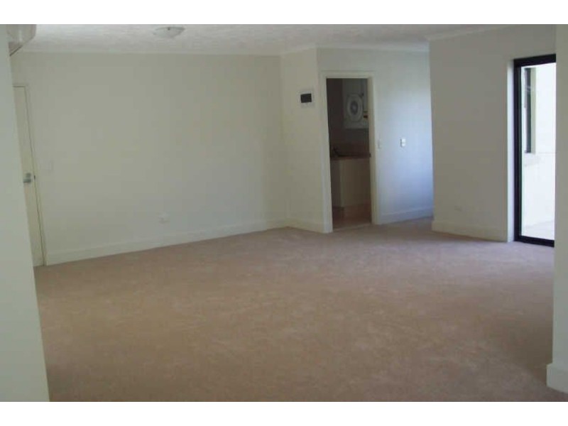 2/138 High Street, Southport QLD 4215