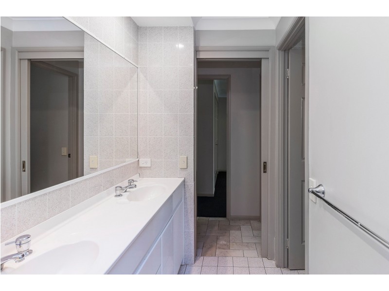 24 Stadler Court, Parkwood QLD 4214