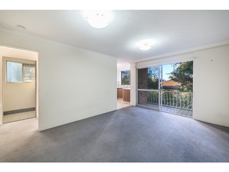 4/25 White Street, Southport QLD 4215