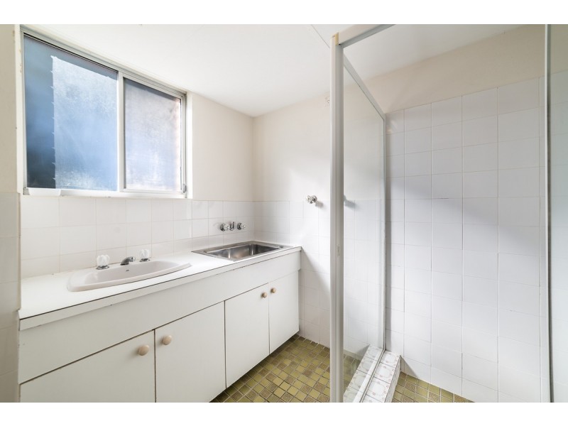 4/25 White Street, Southport QLD 4215