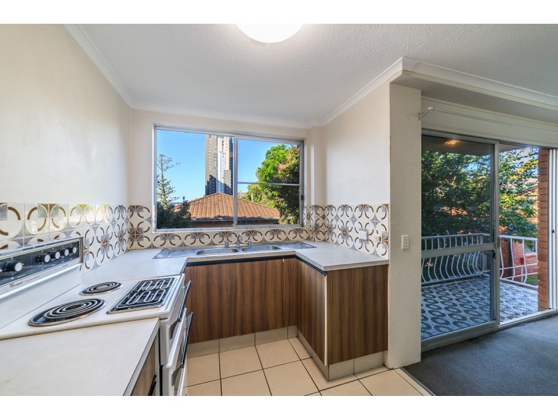 4/25 White Street, Southport QLD 4215