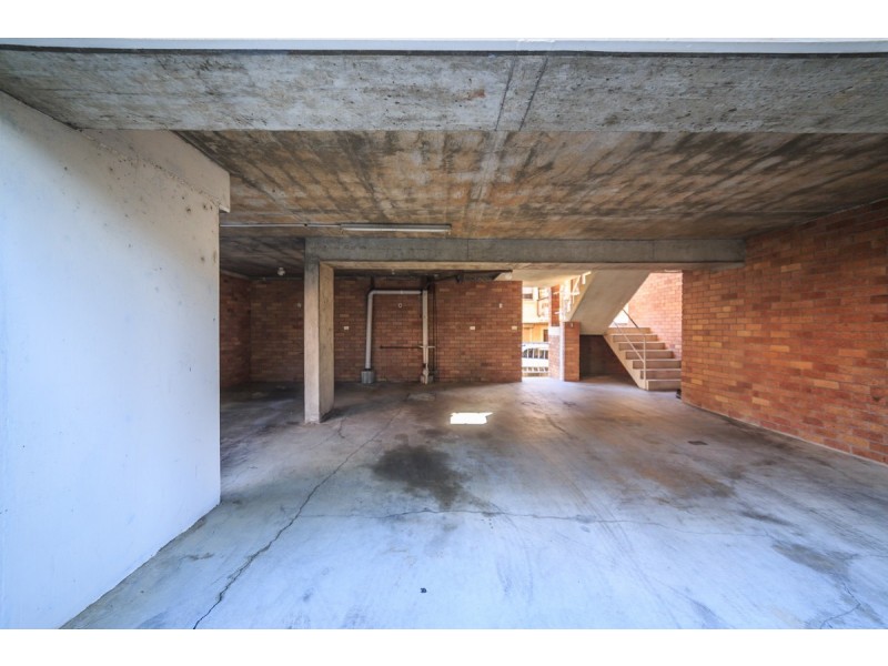 4/25 White Street, Southport QLD 4215