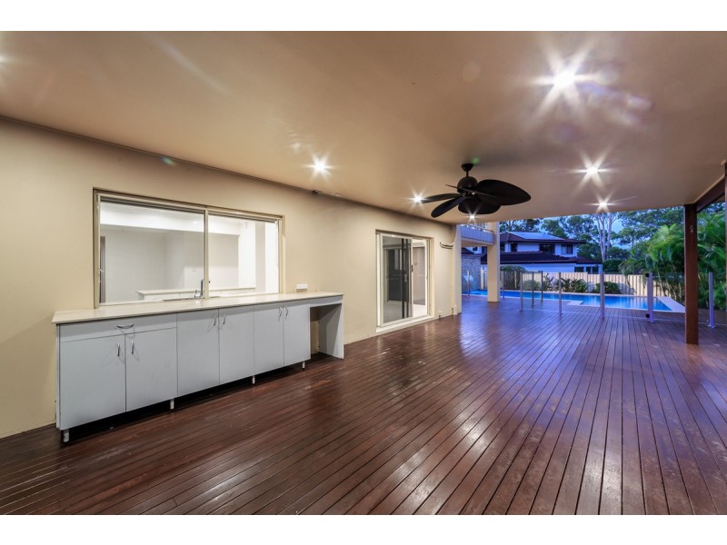 5 Callaway Court, Arundel QLD 4214