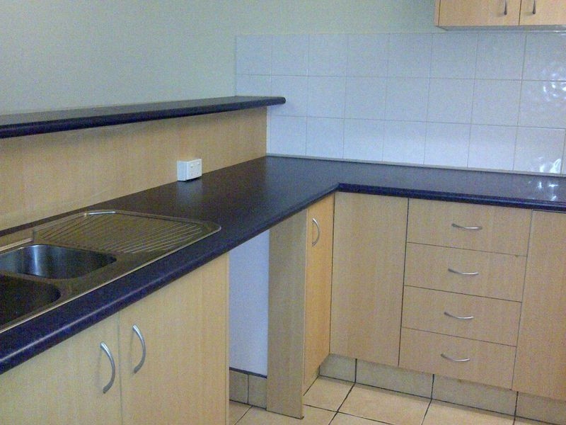 4/6 White Street, Southport QLD 4215