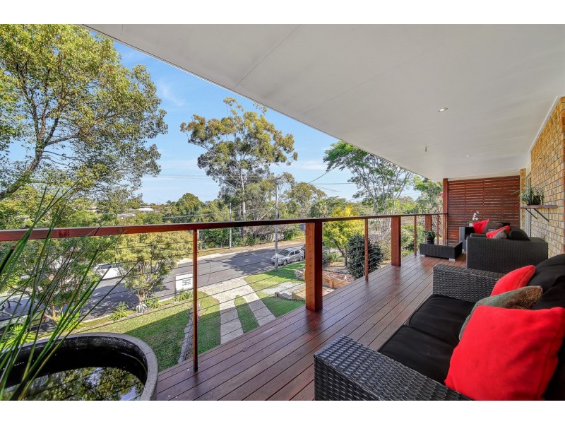 9 Gurrah Avenue, Southport QLD 4215