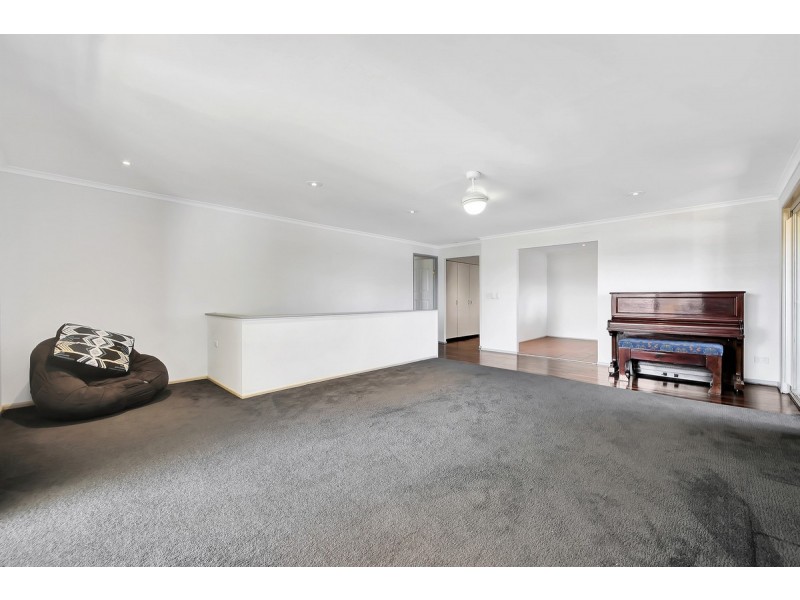 9 Gurrah Avenue, Southport QLD 4215