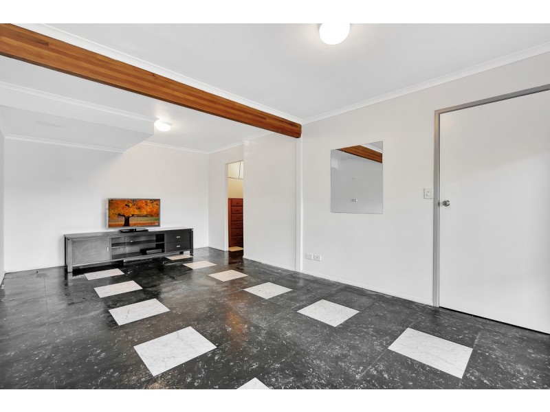 9 Gurrah Avenue, Southport QLD 4215