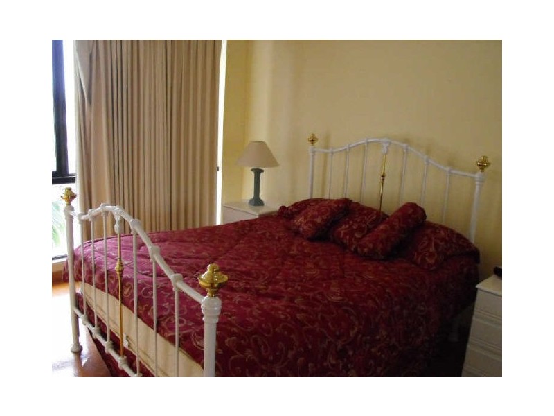 13/4 Thornton Street, Surfers Paradise QLD 4217