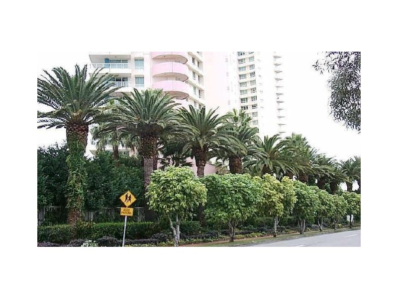 60/75 Brighton Parade, Southport QLD 4215