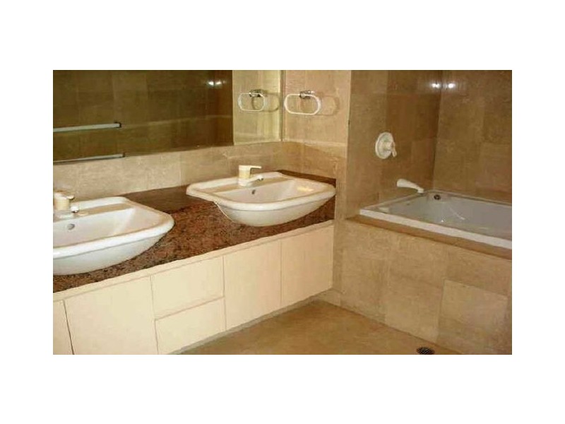 60/75 Brighton Parade, Southport QLD 4215