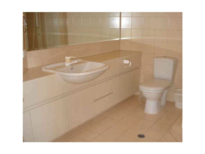 60/75 Brighton Parade, Southport QLD 4215