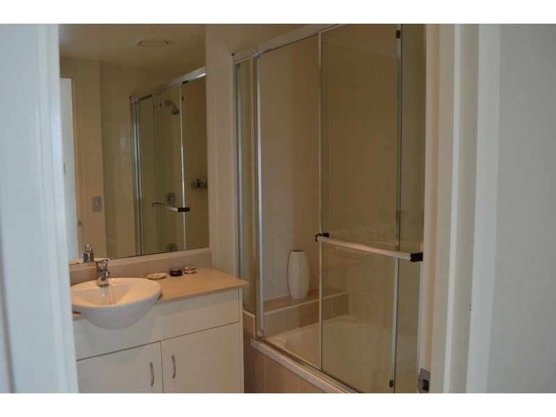 1703/1 Como Crescent, Southport QLD 4215