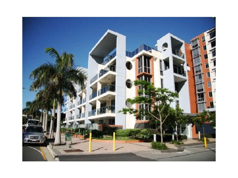 207/3 Como Crescent, Southport QLD 4215