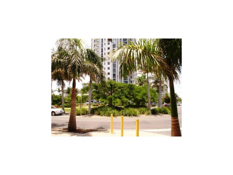 207/3 Como Crescent, Southport QLD 4215