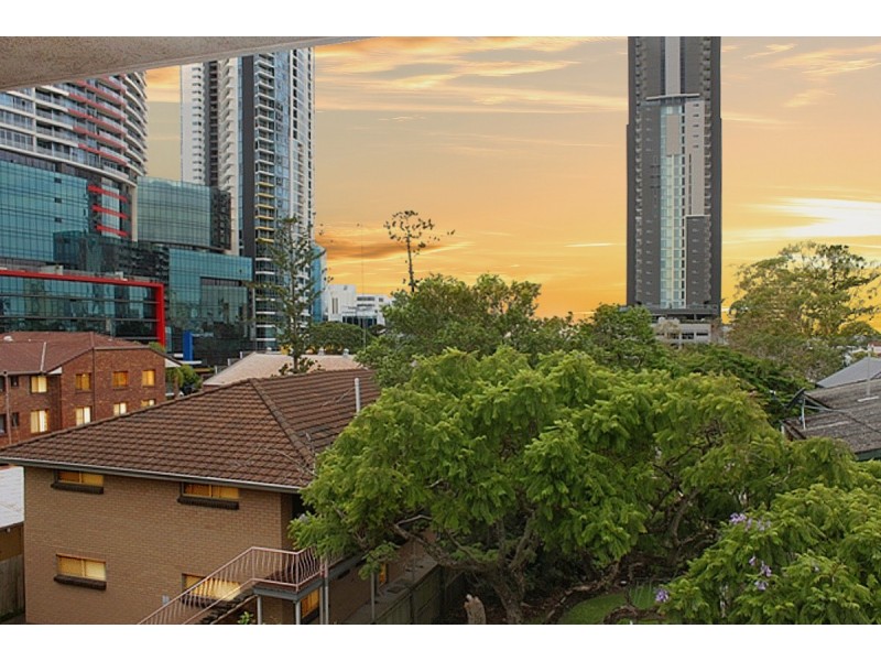 6/25 White Street, Southport QLD 4215