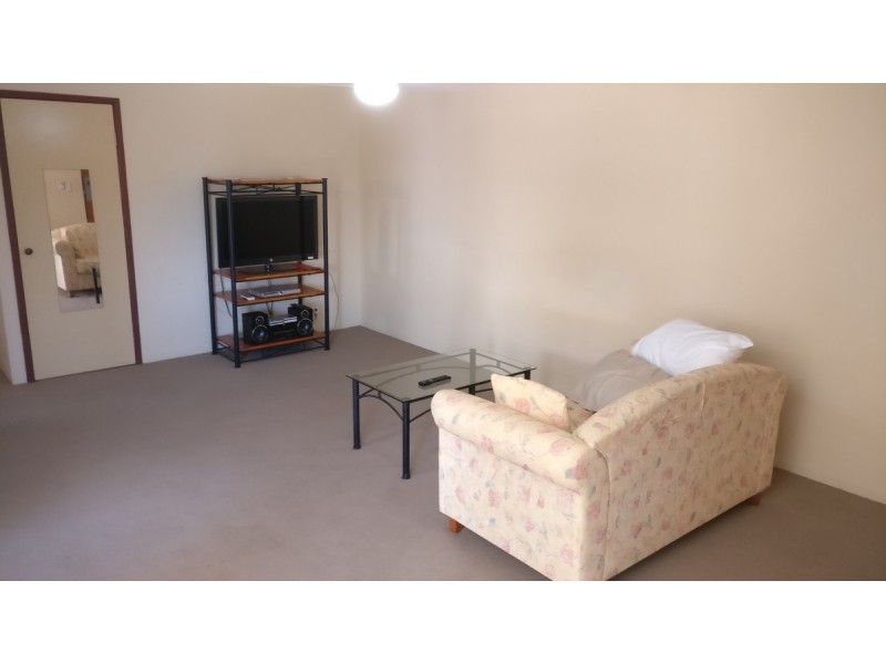 18/28 Hunter Avenue, Labrador QLD 4215