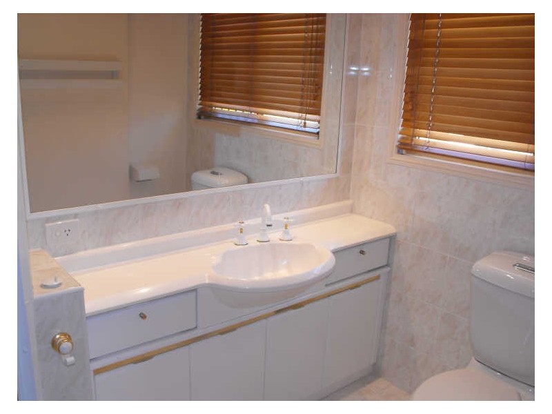 4 Crenshaw Crescent, Parkwood QLD 4214